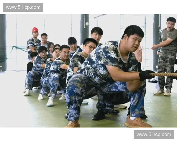 全力冲刺本垒瞬间展现运动员速度与毅力的精彩瞬间